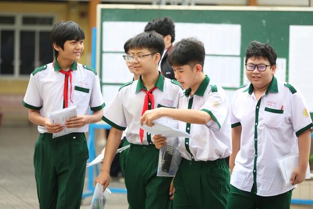 Giáo viên dự đoán điểm thi lớp 10 TP.HCM môn toán cao, từ 7 điểm trở lên - Ảnh 1.