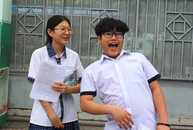 'Đề toán thi lớp 10 TP.HCM mà cho năm ngoái là em thủ khoa rồi' - Ảnh 2.