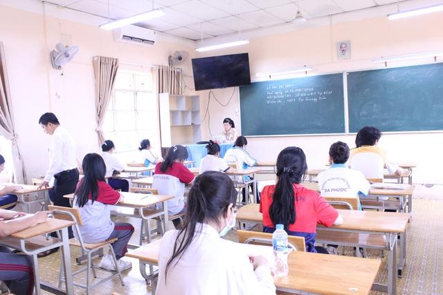 Trang phục thí sinh đi thi tốt nghiệp THPT: Đừng xem nhẹ! - Ảnh 3.