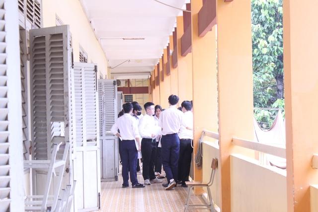 Trang phục thí sinh đi thi tốt nghiệp THPT: Đừng xem nhẹ! - Ảnh 4.