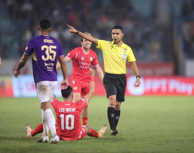 Trọng tài Malaysia và Thái Lan điều hành bán kết Cúp quốc gia: HLV Popov yên tâm chưa?- Ảnh 1.