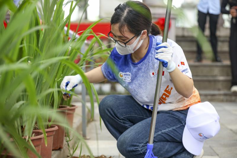 Chung tay làm sạch cảnh quan di sản nhân Ngày Môi trường thế giới - Ảnh 15.