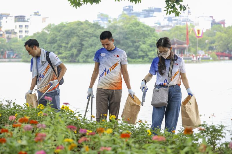 Chung tay làm sạch cảnh quan di sản nhân Ngày Môi trường thế giới - Ảnh 7.