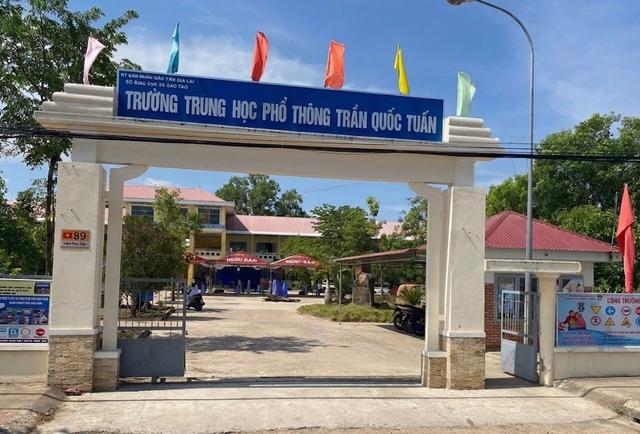 Xin đi vệ sinh rồi mang điện thoại vào phòng thi, một thí sinh bị đình chỉ - Ảnh 1.