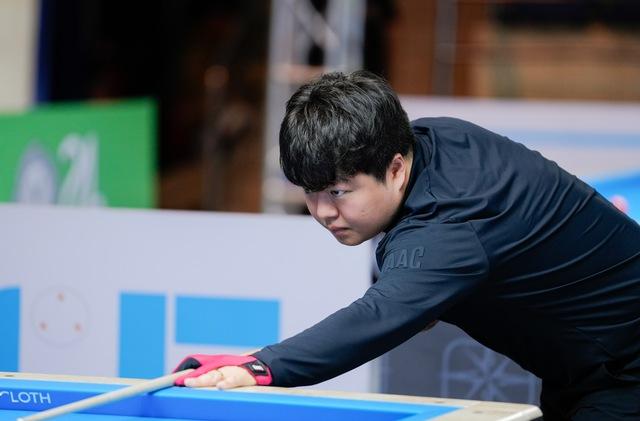 Billiards: Đánh bại 'huyền thoại' Bỉ, Bao Phương Vinh thẳng tiến vòng knock-out với ngôi nhất bảng- Ảnh 2.