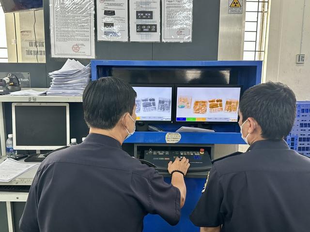 Bãi bỏ nhiều thủ tục hải quan liên quan kinh doanh cửa hàng miễn thuế- Ảnh 1.