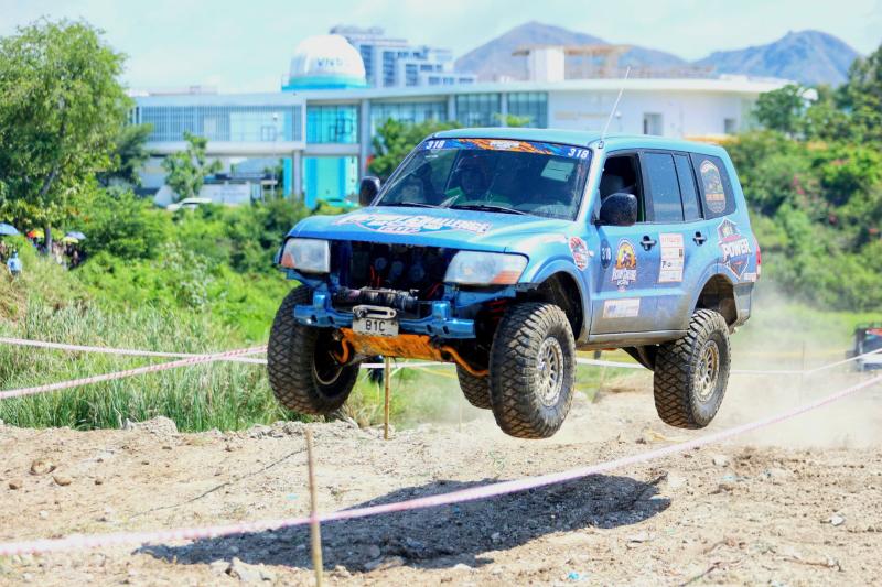 Đua xe địa hình tại Nha Trang, mãn nhãn cảnh xe bay bổng, lội nước tung tóe- Ảnh 3. Đua xe địa hình tại Nha Trang, mãn nhãn cảnh xe bay bổng, lội nước tung tóe- Ảnh 3.
