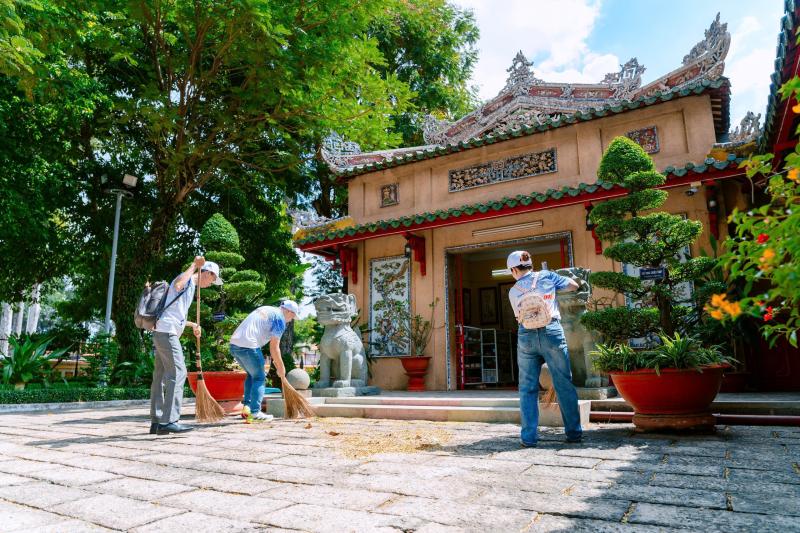 Chung tay làm sạch cảnh quan di sản nhân Ngày Môi trường thế giới - Ảnh 21.