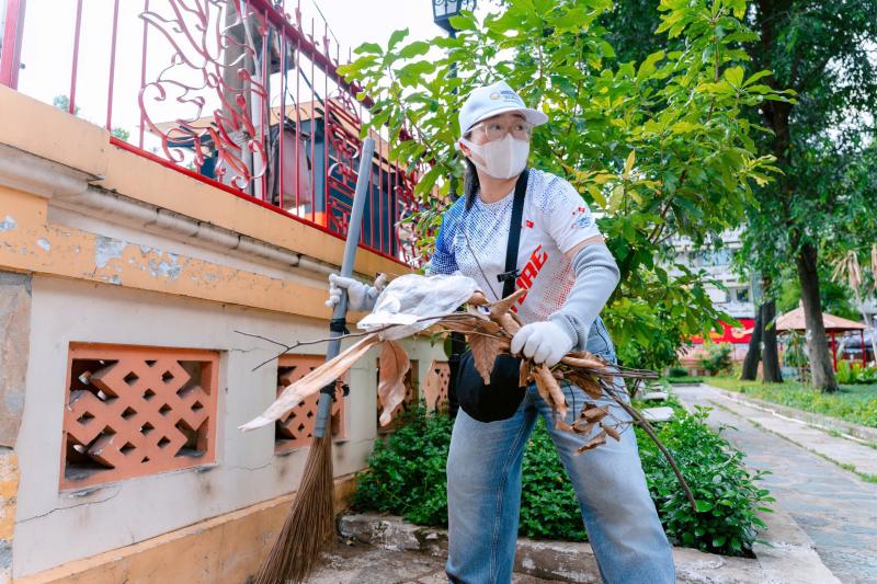 Chung tay làm sạch cảnh quan di sản nhân Ngày Môi trường thế giới - Ảnh 20.