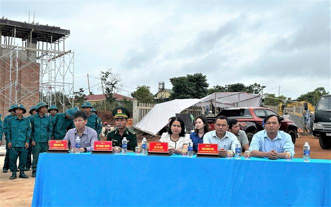Dựng trường dưới nắng gió biên cương Quảng Trị- Ảnh 9.